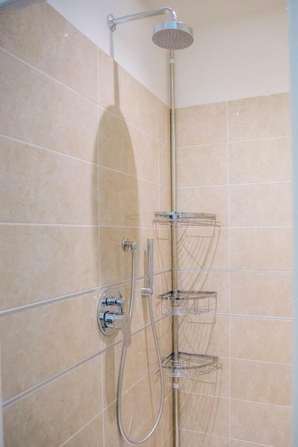 Family Apartment London Verona Ngoại thất bức ảnh